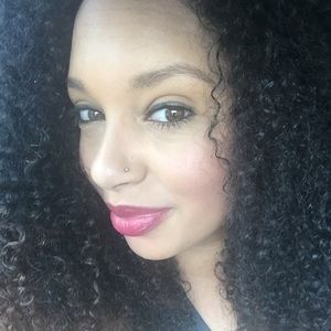 Meet your Posher, Aisha